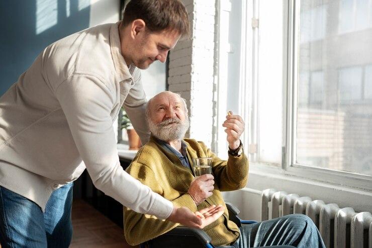 Por que contratar um cuidador de idoso?