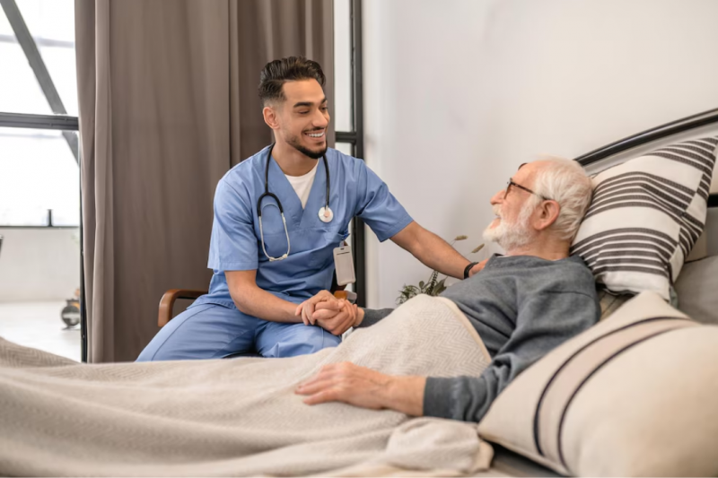 Cuidador de Idosos Hospitalar é Essencial para o Bem-Estar e Recuperação dos Pacientes Cuidador de Idosos Hospitalar é Essencial para o Bem-Estar e Recuperação dos Pacientes