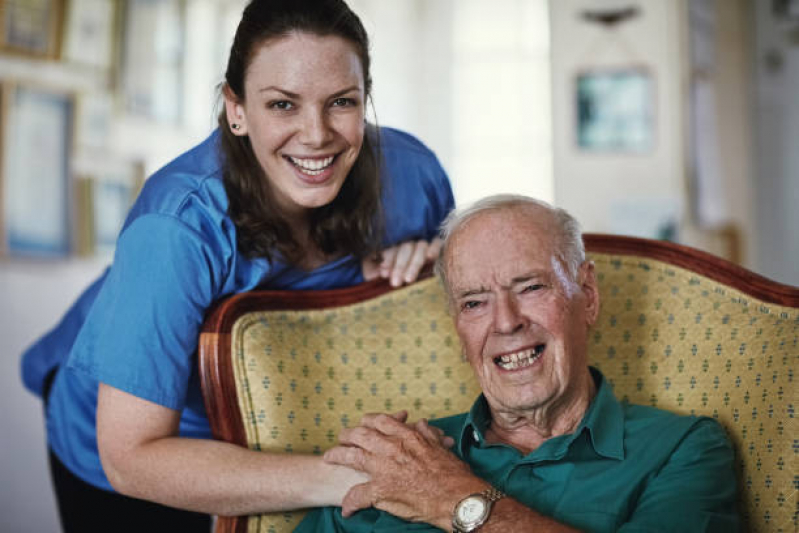 Auxiliar de Enfermagem para Cuidar de Idoso Empresa Bom Retiro - Auxiliar e Técnico de Enfermagem