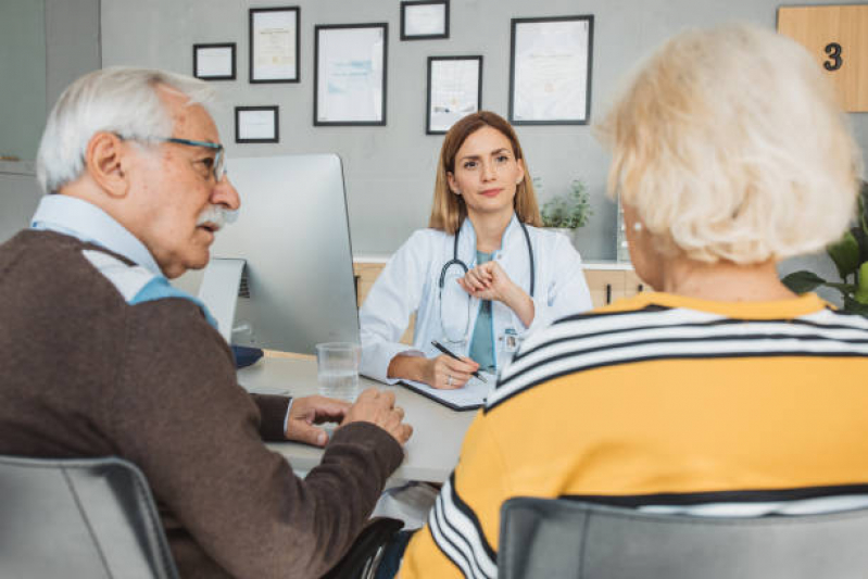 Cuidador de Idosos Próximo de Mim Jardim Europa - Cuidadora de Idoso com Alzheimer