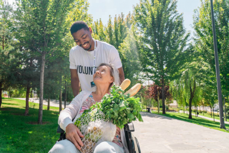 Cuidador de Pessoas Especiais Contato Liberdade - Cuidadora de Pacientes com Alzheimer